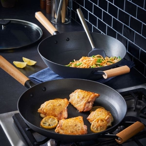 Non-stick Cast Iron Fry Pan : r/Cooking